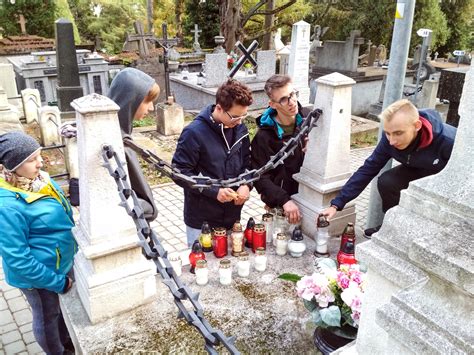 Zew Nilii nad Grobowcem Seti I! Odkryj Fascynujące Historie w Dolinie Królów