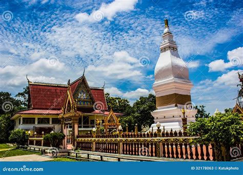 Biała Pagoda Ordos – Zabytek Architektury i Miejsce Uzdrowienia Duchu!