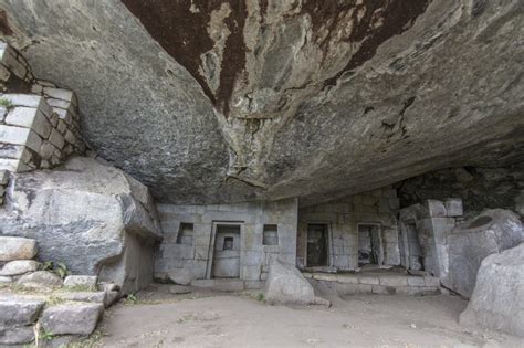 Zapadające w pamięć ruiny Świątyni Księżycowej - ukryte klejnoty historyczne Yangjiang