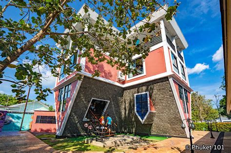 The Upside Down House - A Quirky Photographic Adventure in Uluwatu!